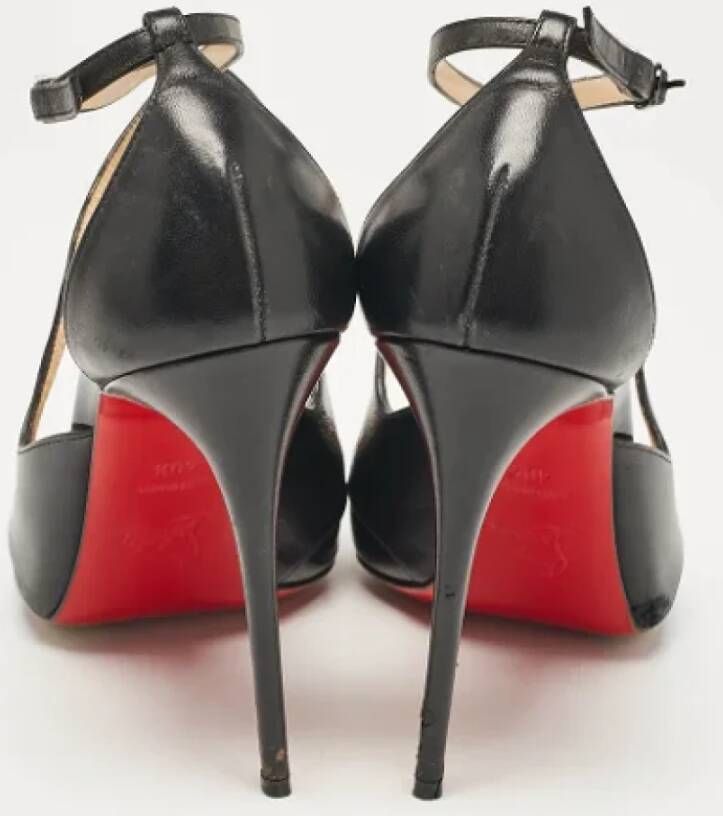 Christian Louboutin Pre-owned Fabric heels Black Dames