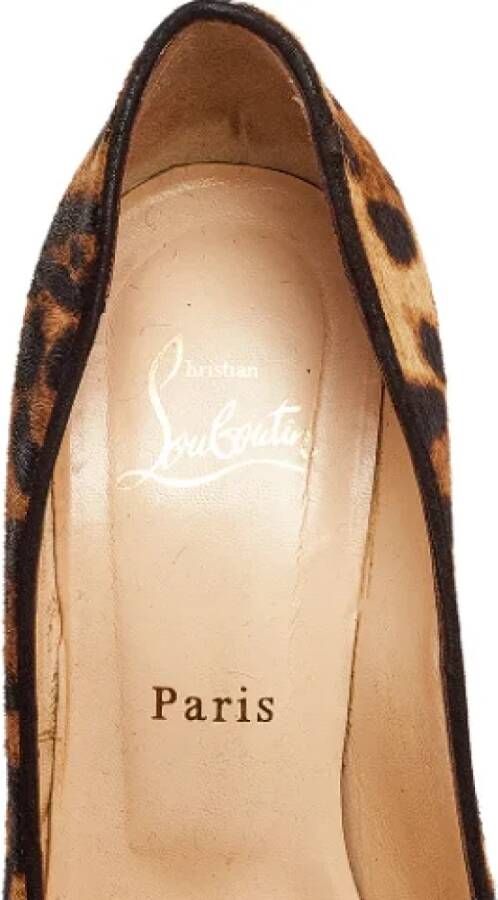 Christian Louboutin Pre-owned Fabric heels Brown Dames