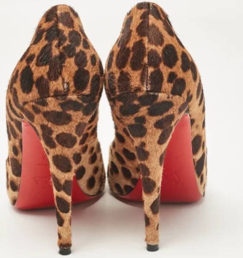 Christian Louboutin Pre-owned Fabric heels Brown Dames