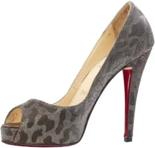 Christian Louboutin Pre-owned Fabric heels Gray Dames