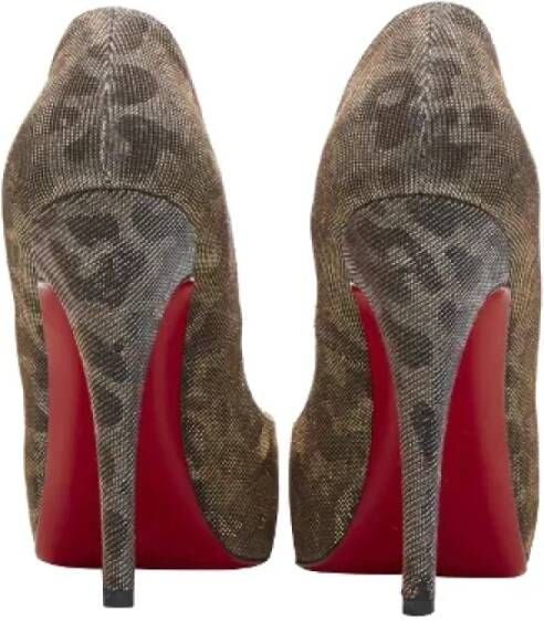 Christian Louboutin Pre-owned Fabric heels Gray Dames