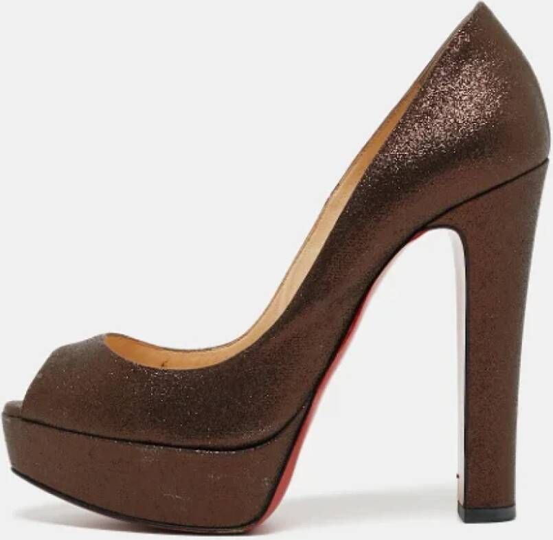 Christian Louboutin Pre-owned Fabric heels Gray Dames