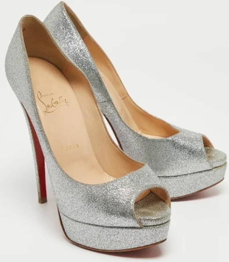 Christian Louboutin Pre-owned Fabric heels Gray Dames