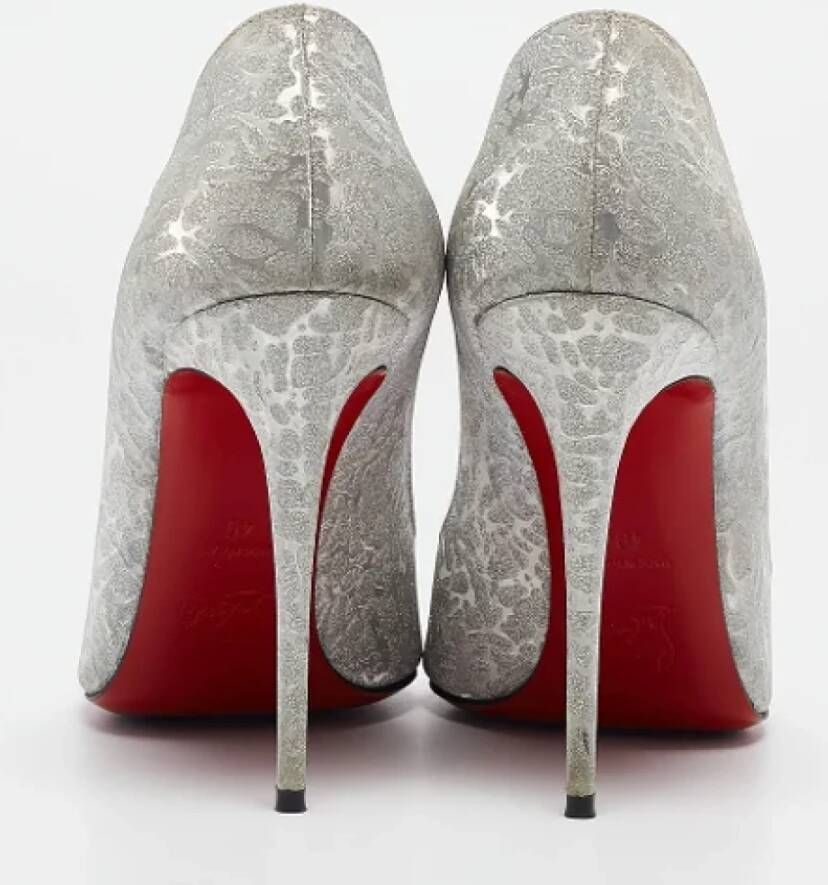 Christian Louboutin Pre-owned Fabric heels Gray Dames