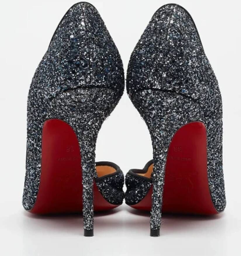 Christian Louboutin Pre-owned Fabric heels Gray Dames