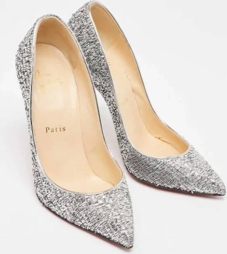 Christian Louboutin Pre-owned Fabric heels Gray Dames