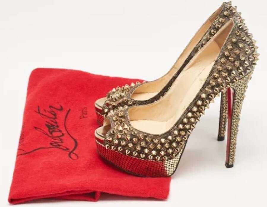 Christian Louboutin Pre-owned Fabric heels Gray Dames