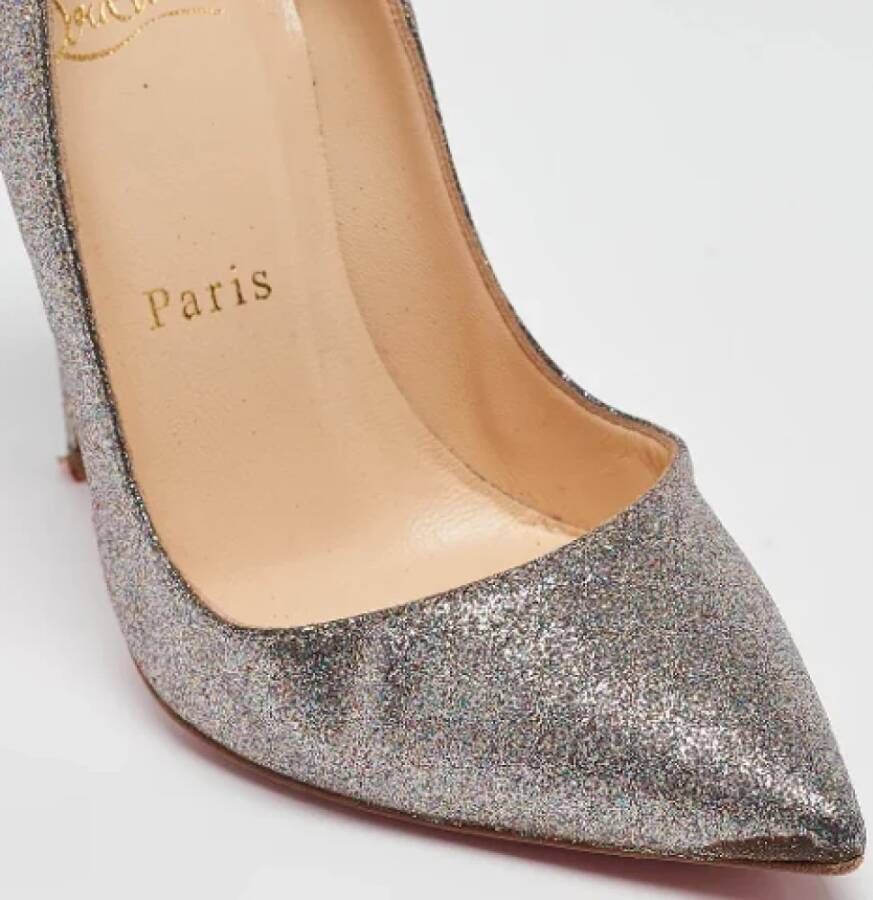 Christian Louboutin Pre-owned Fabric heels Gray Dames