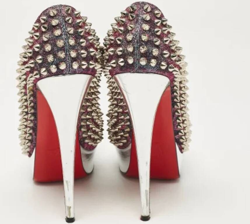 Christian Louboutin Pre-owned Fabric heels Gray Dames