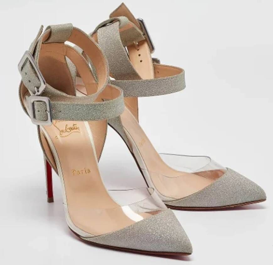 Christian Louboutin Pre-owned Fabric heels Gray Dames