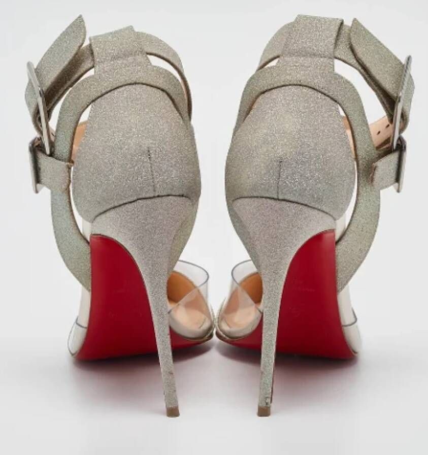 Christian Louboutin Pre-owned Fabric heels Gray Dames