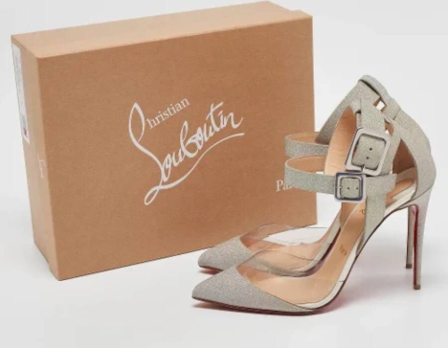 Christian Louboutin Pre-owned Fabric heels Gray Dames