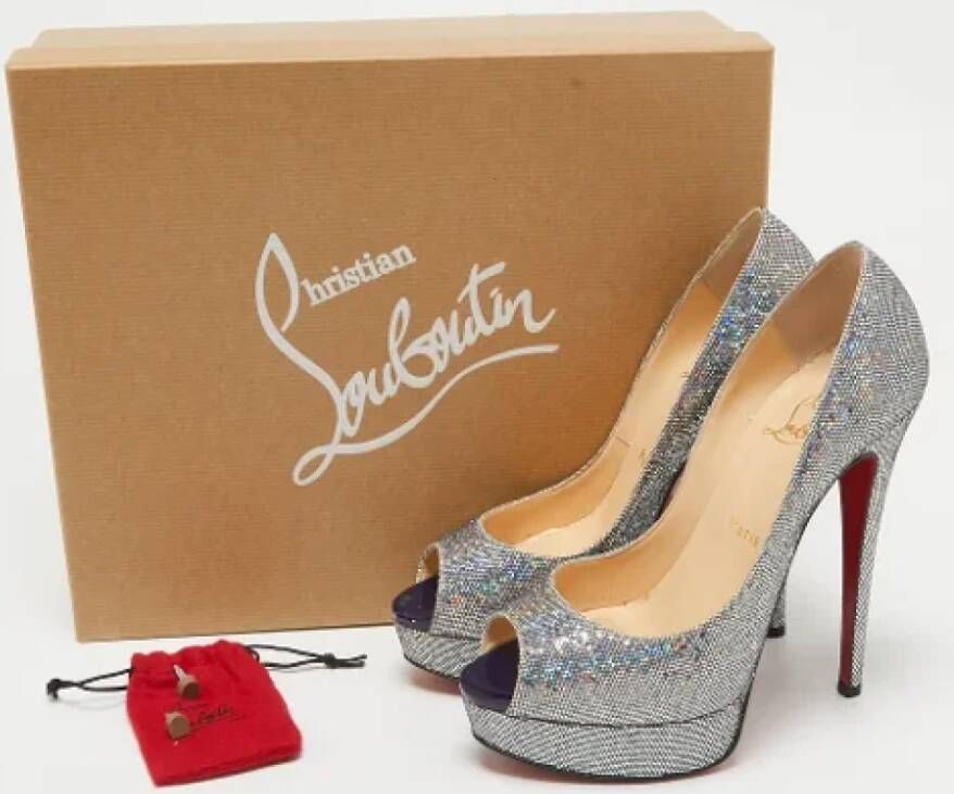 Christian Louboutin Pre-owned Fabric heels Gray Dames