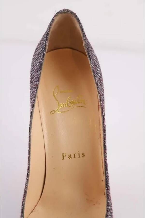 Christian Louboutin Pre-owned Fabric heels Gray Dames