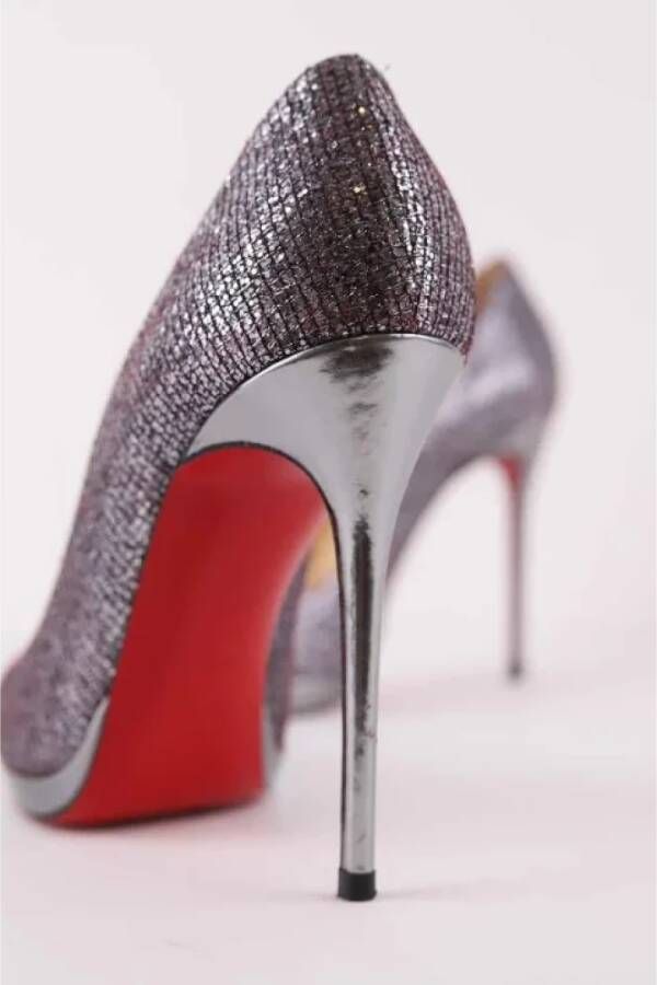 Christian Louboutin Pre-owned Fabric heels Gray Dames