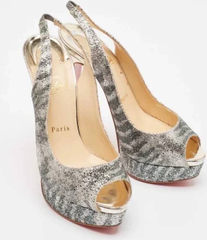 Christian Louboutin Pre-owned Fabric heels Gray Dames