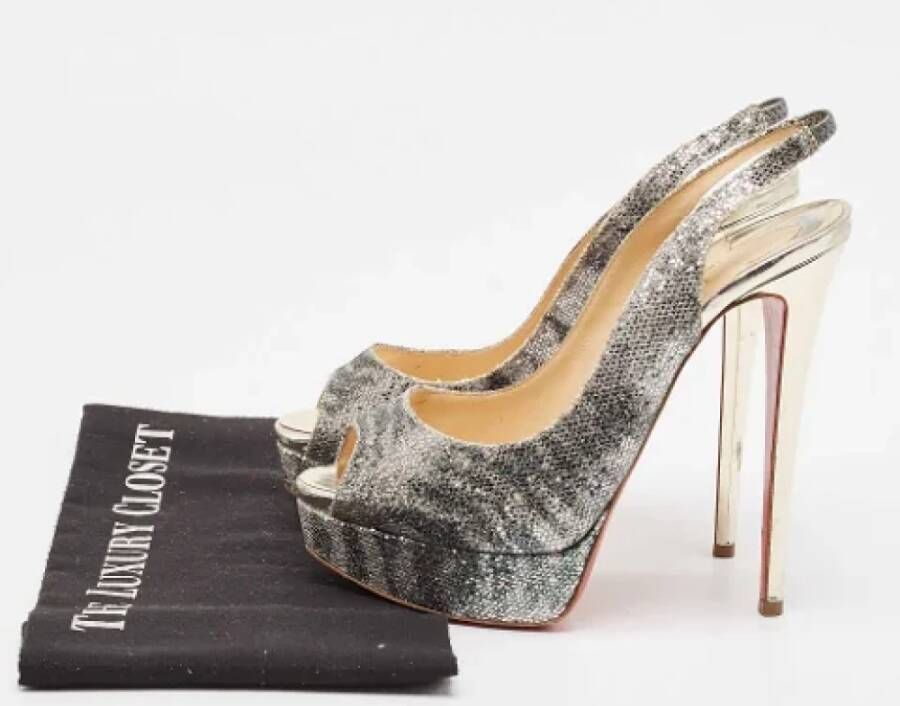 Christian Louboutin Pre-owned Fabric heels Gray Dames