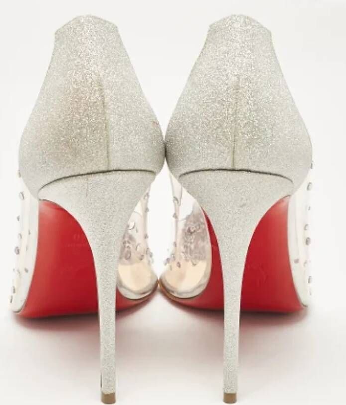 Christian Louboutin Pre-owned Fabric heels Gray Dames