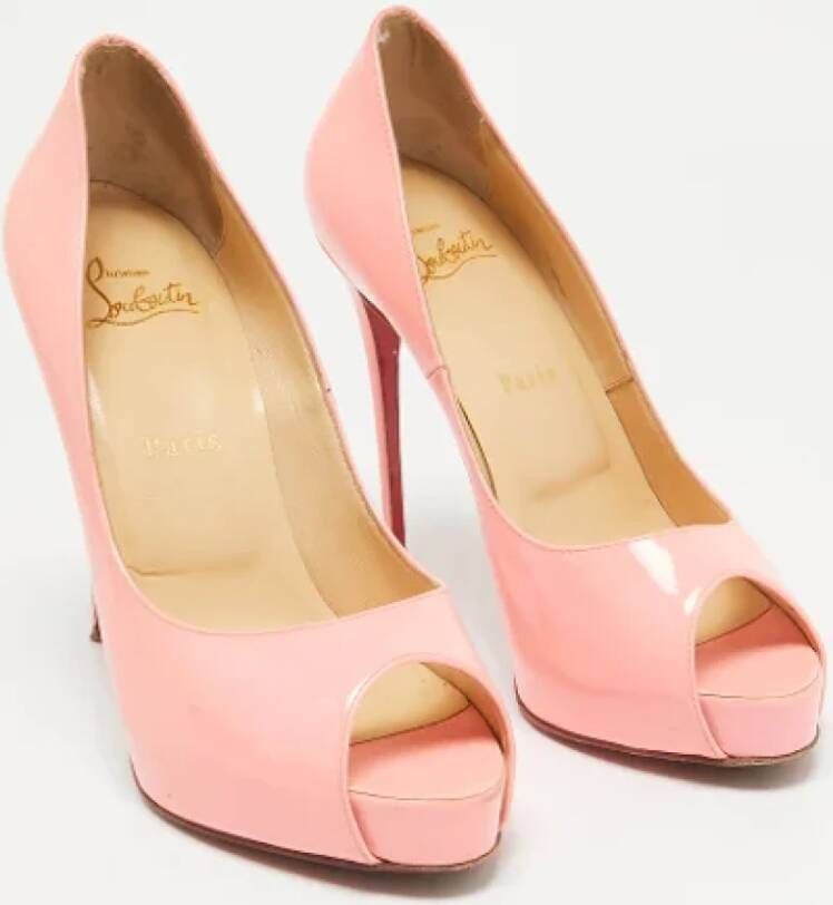 Christian Louboutin Pre-owned Fabric heels Pink Dames