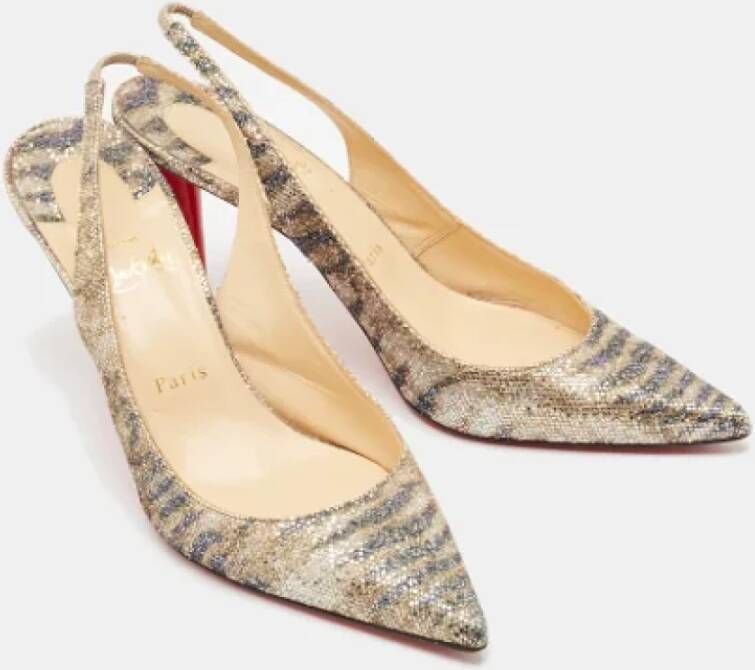 Christian Louboutin Pre-owned Fabric heels Yellow Dames