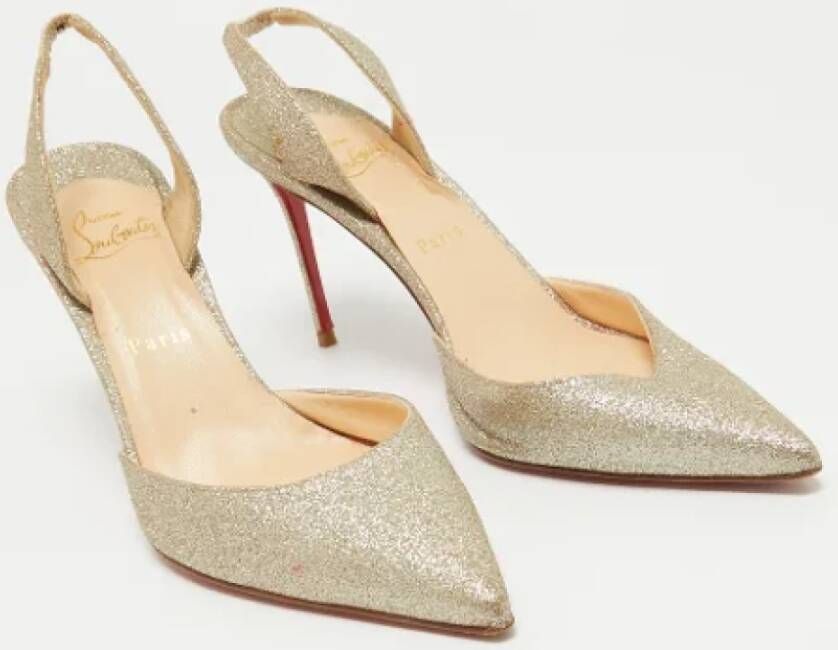 Christian Louboutin Pre-owned Fabric heels Yellow Dames