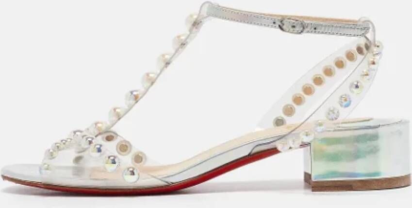 Christian Louboutin Pre-owned Fabric sandals White Dames