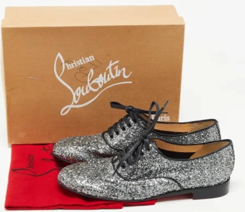 Christian Louboutin Pre-owned Fabric sneakers Gray Dames