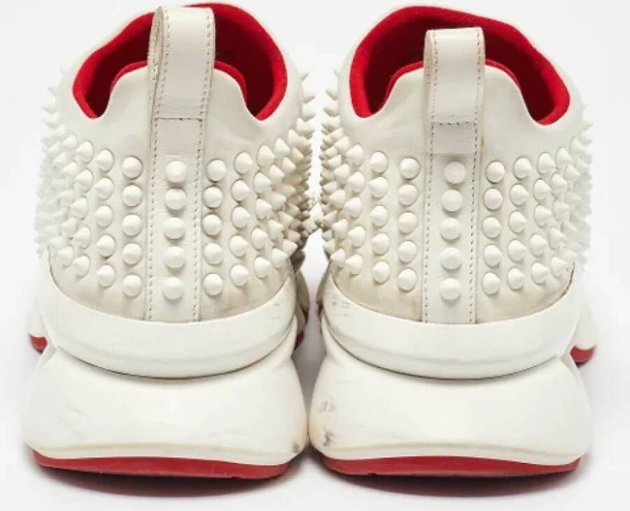 Christian Louboutin Pre-owned Fabric sneakers White Dames