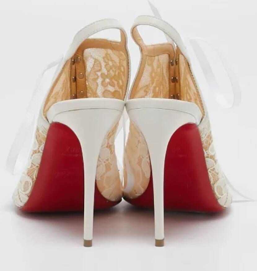 Christian Louboutin Pre-owned Lace sandals White Dames