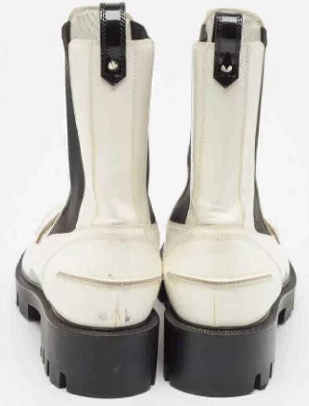 Christian Louboutin Pre-owned Leather boots White Dames