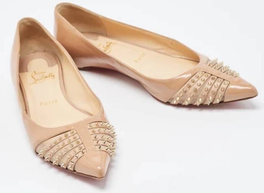 Christian Louboutin Pre-owned Leather flats Beige Dames