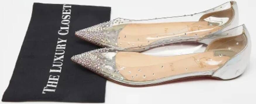 Christian Louboutin Pre-owned Leather flats Beige Dames