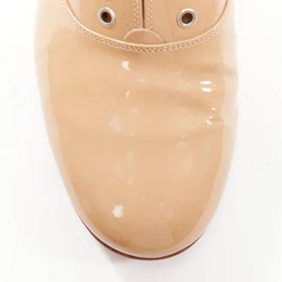 Christian Louboutin Pre-owned Leather flats Beige Dames