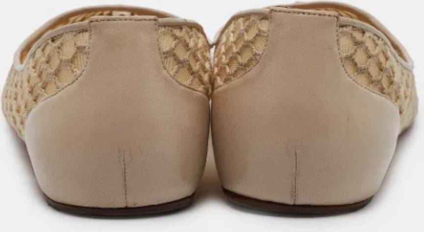 Christian Louboutin Pre-owned Leather flats Beige Dames