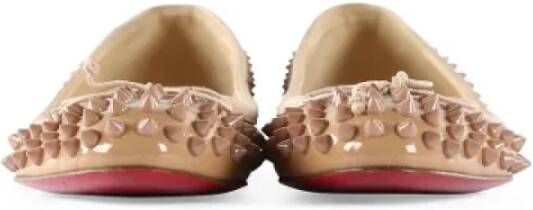 Christian Louboutin Pre-owned Leather flats Beige Dames