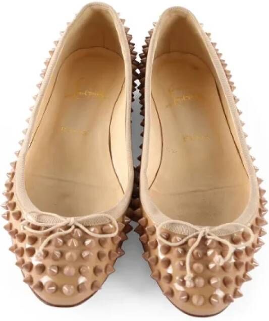 Christian Louboutin Pre-owned Leather flats Beige Dames