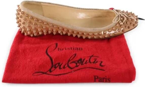 Christian Louboutin Pre-owned Leather flats Beige Dames