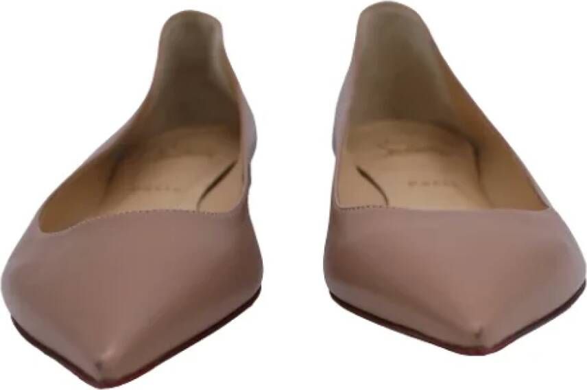 Christian Louboutin Pre-owned Leather flats Beige Dames