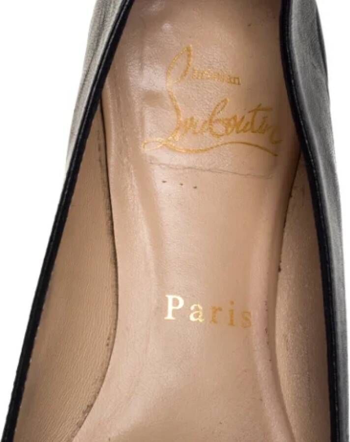 Christian Louboutin Pre-owned Leather flats Black Dames