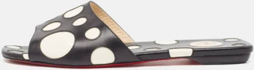 Christian Louboutin Pre-owned Leather flats Black Dames