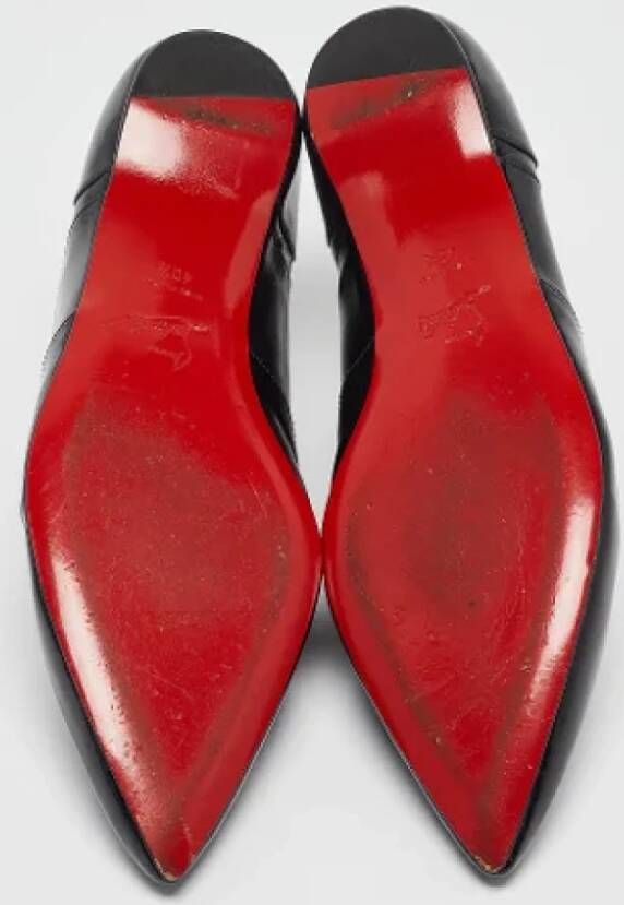 Christian Louboutin Pre-owned Leather flats Black Dames