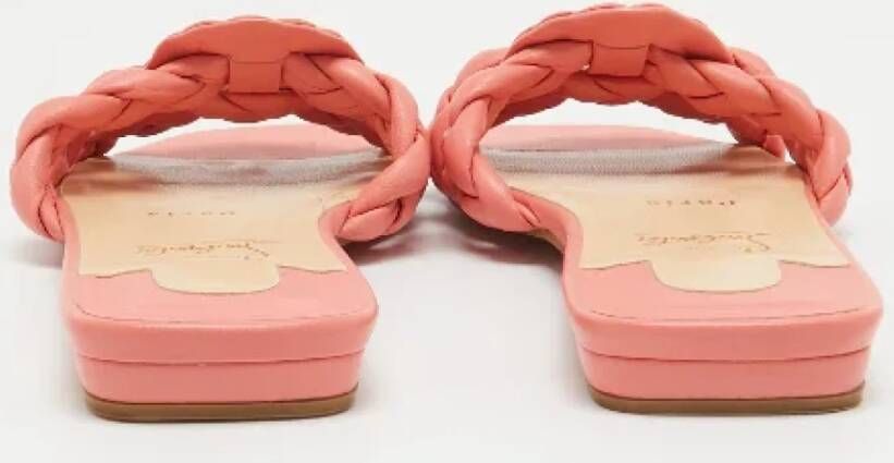 Christian Louboutin Pre-owned Leather flats Pink Dames