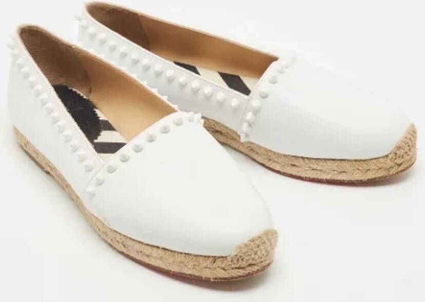 Christian Louboutin Pre-owned Leather flats White Dames