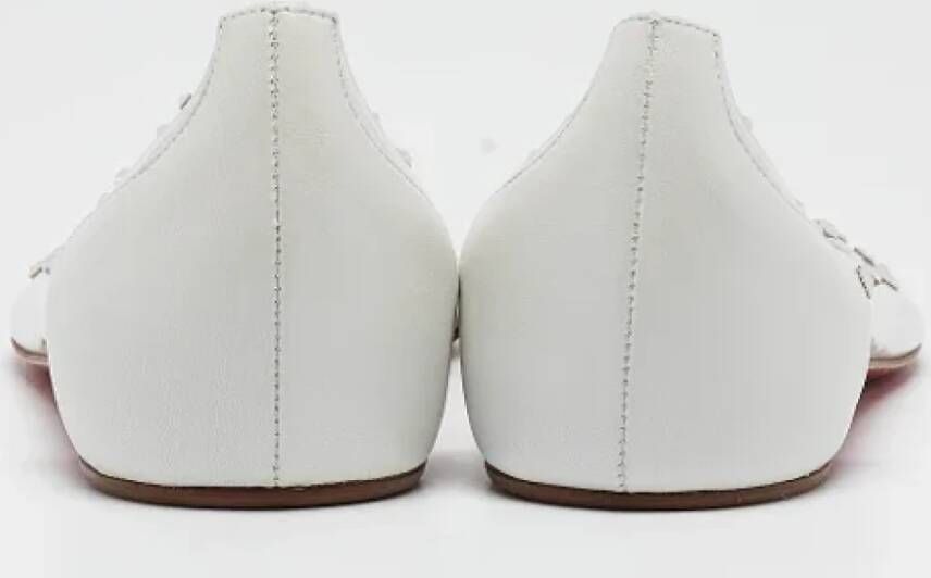 Christian Louboutin Pre-owned Leather flats White Dames