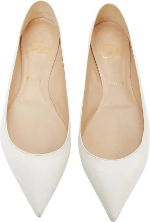 Christian Louboutin Pre-owned Leather flats White Dames