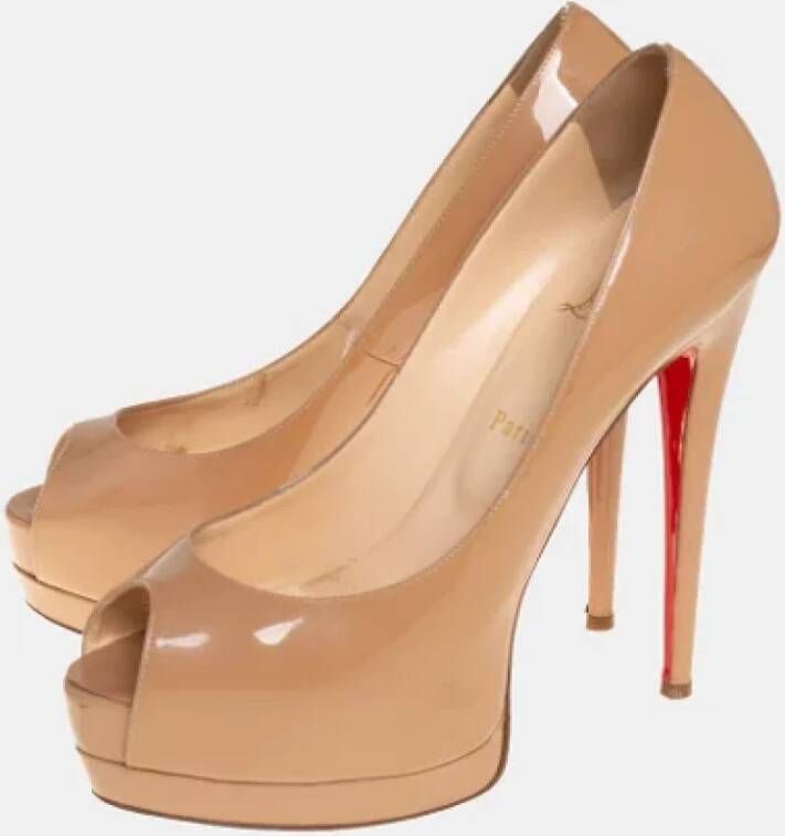 Christian Louboutin Pre-owned Leather heels Beige Dames