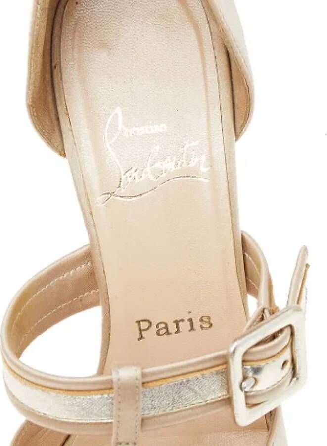 Christian Louboutin Pre-owned Leather heels Beige Dames