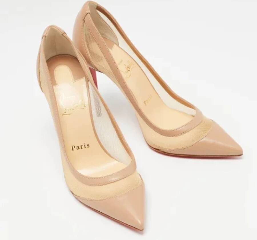 Christian Louboutin Pre-owned Leather heels Beige Dames