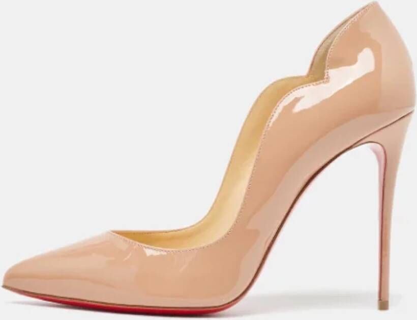 Christian Louboutin Pre-owned Leather heels Beige Dames