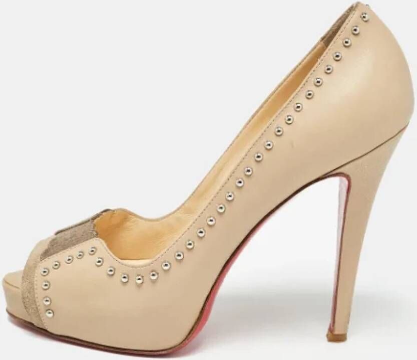 Christian Louboutin Pre-owned Leather heels Beige Dames